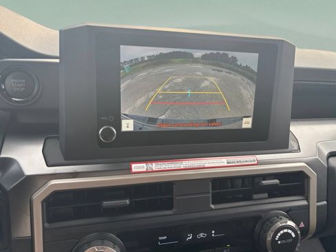 Used 2025 Toyota Tacoma SR5 AWD/4WD image 13