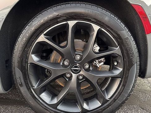 Used 2023 Chrysler Pacifica Limited w/ S Appearance Package image 10