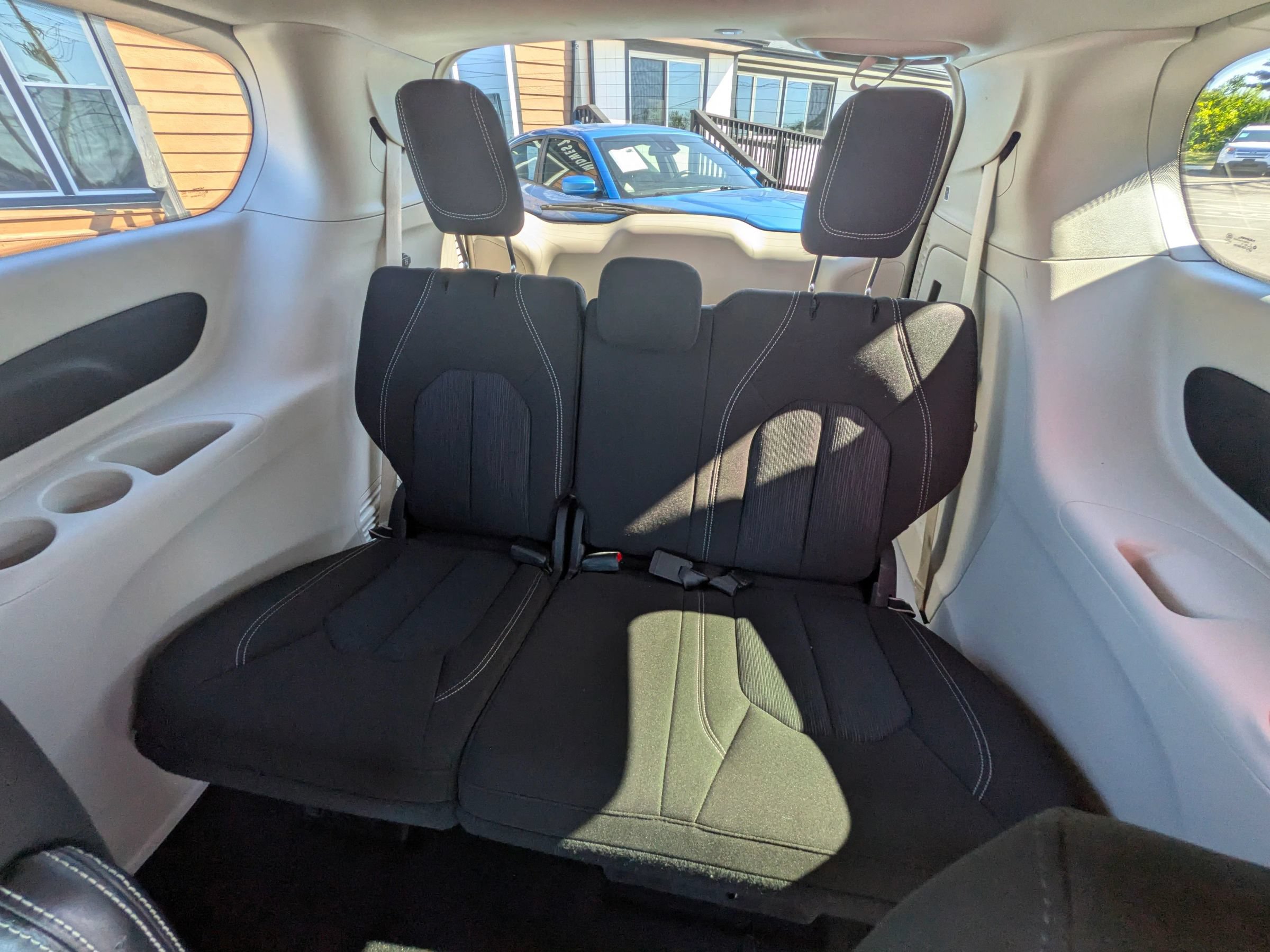 Used 2022 Chrysler Voyager LX FWD image 34