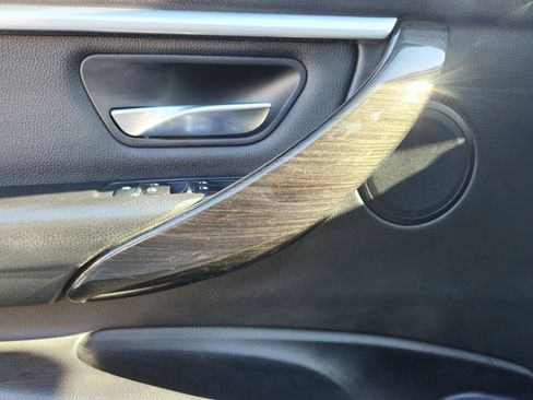 Used 2018 BMW 330e image 39