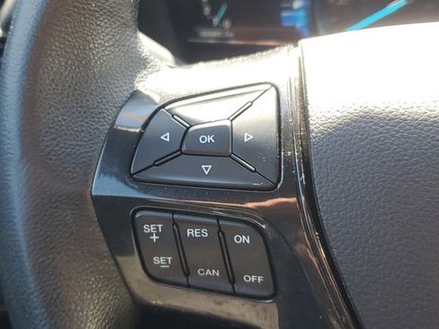 Used 2017 Ford Explorer XLT AWD/4WD image 24
