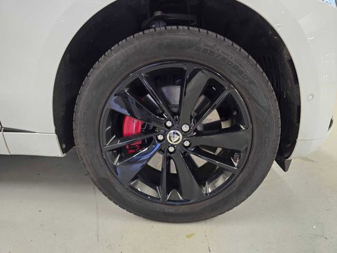 Used 2025 Jaguar F-PACE R-Dynamic S image 10