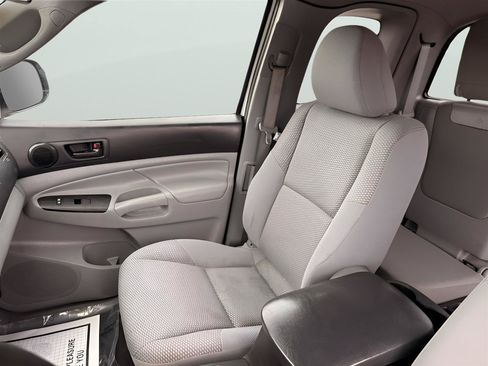 Used 2015 Toyota Tacoma 4x4 Access Cab V6 w/ Convenience Package image 16