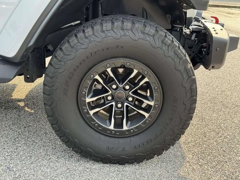 Used 2024 Jeep Wrangler Unlimited Rubicon AWD/4WD image 27