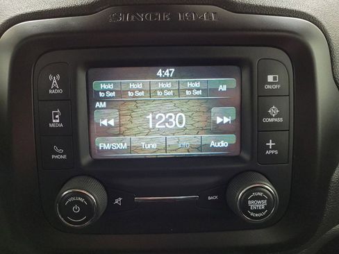 Used 2017 Jeep Renegade Trailhawk image 25