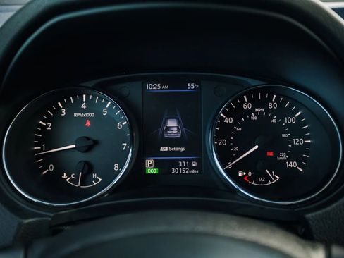 Used 2020 Nissan Rogue SV w/ Premium Package image 17