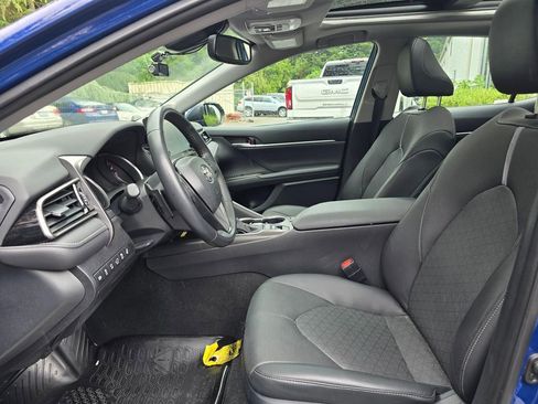 Used 2023 Toyota Camry XSE w/ Navigation Package FWD image 8