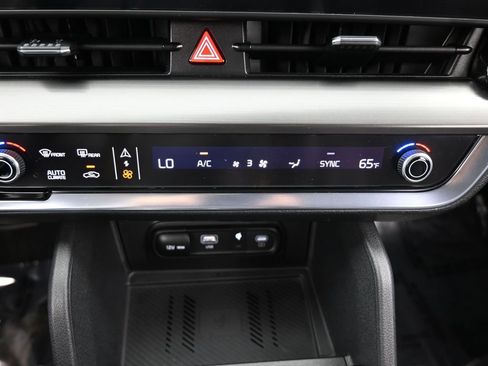 Used 2024 Kia Sportage EX image 24