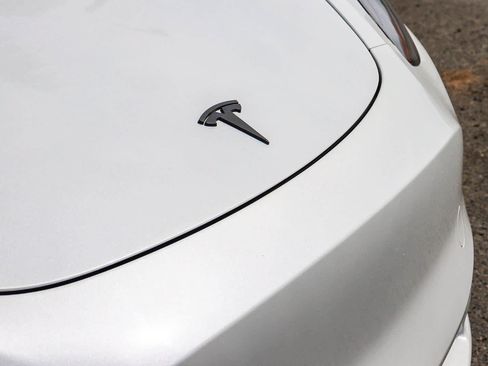 Used 2023 Tesla Model Y Long Range AWD/4WD image 6