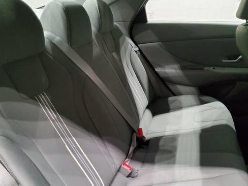 Used 2023 Hyundai Elantra SEL w/ Convenience Package FWD image 21