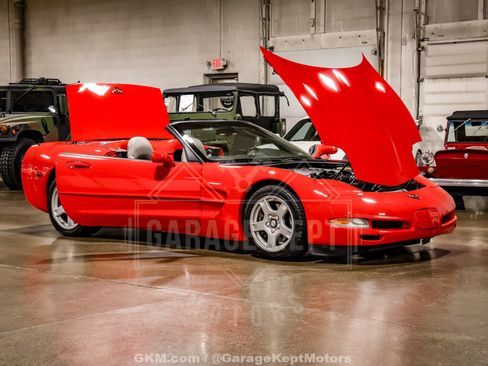 Used 1999 Chevrolet Corvette Convertible w/ Memory Pkg RWD image 66