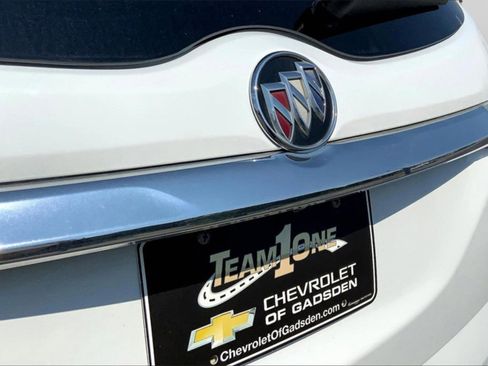 Used 2022 Buick Enclave Essence image 10