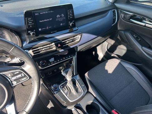 Used 2023 Kia Seltos S image 28