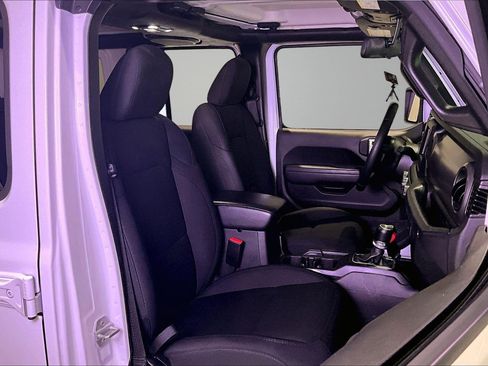 Used 2023 Jeep Wrangler Unlimited w/ Cold Weather Group AWD/4WD image 29