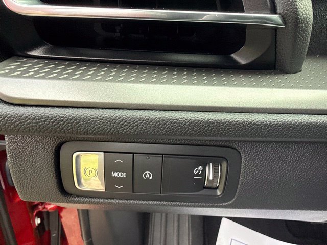 Used 2026 Chevrolet Traverse LT FWD image 15