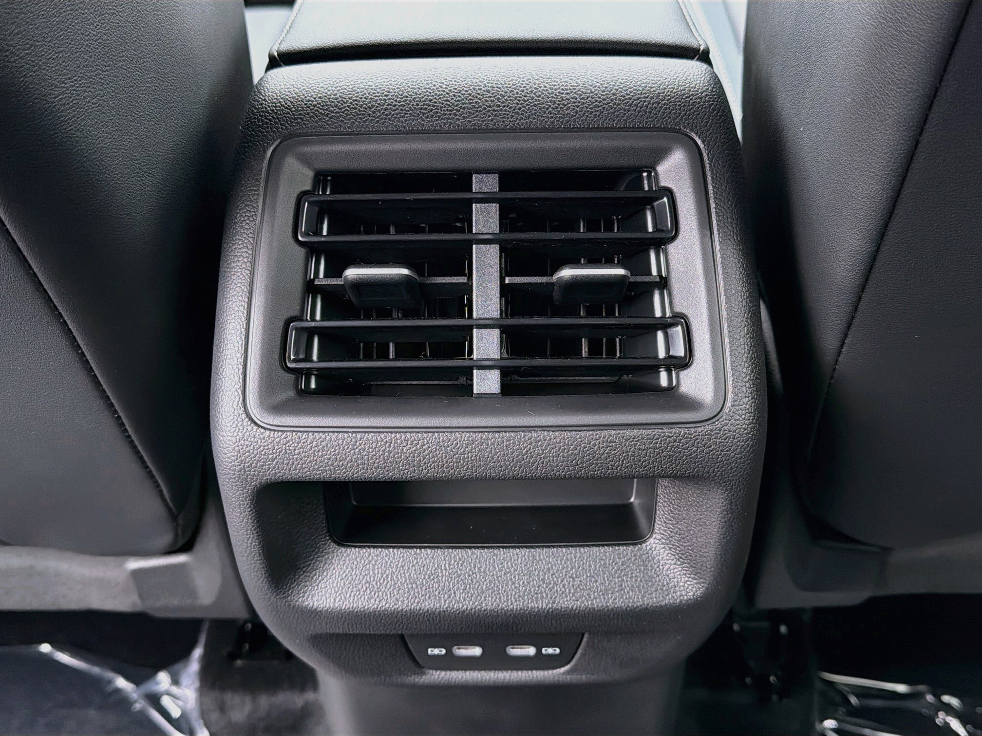 Used 2026 Volkswagen Tiguan SE R-Line FWD image 19