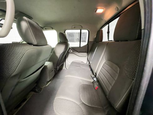 Used 2016 Nissan Frontier Desert Runner image 28