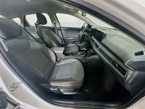 Used 2025 Kia K4 FWD image 32