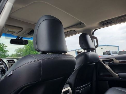 Used 2018 Lexus GX 460 Premium w/ Premium Package AWD/4WD image 21