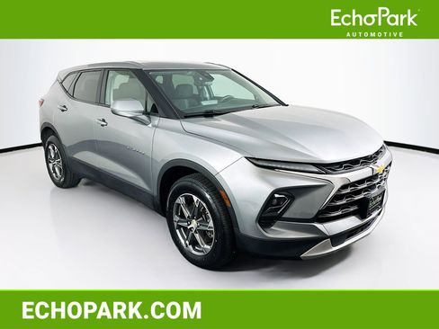 Used 2023 Chevrolet Blazer LT image 1