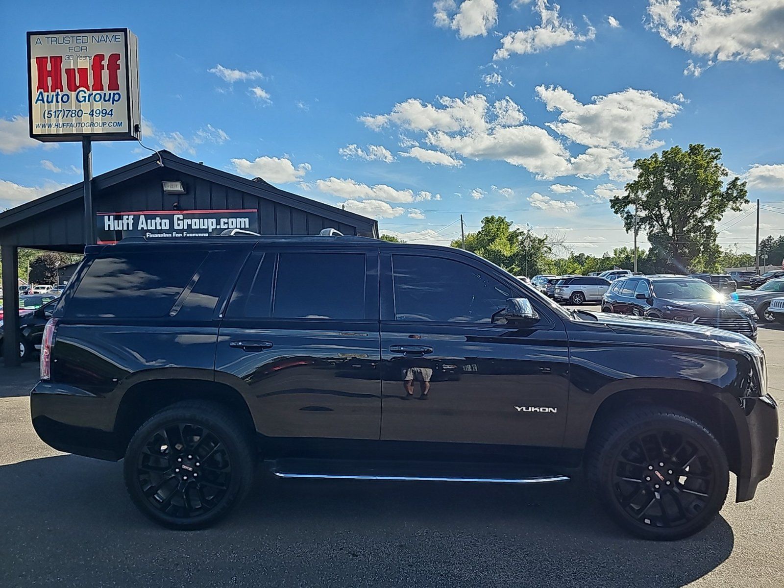 Used 2019 GMC Yukon SLT AWD/4WD image 2