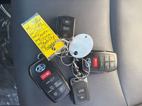 Used 2024 Toyota Sienna XSE w/ XSE Plus Package AWD/4WD image 16