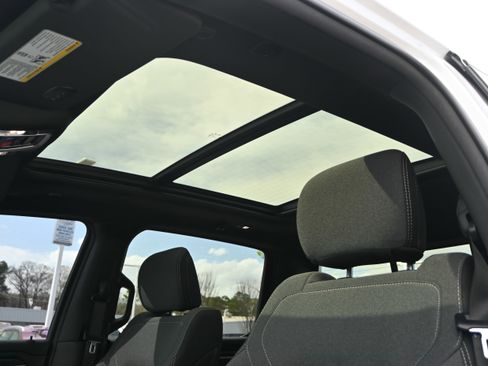 Used 2023 RAM 1500 Big Horn image 9