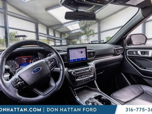Used 2020 Ford Explorer XLT w/ Equipment Group 202A AWD/4WD image 14