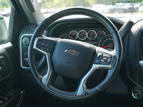 Used 2019 Chevrolet Silverado 1500 LT Trail Boss AWD/4WD image 17