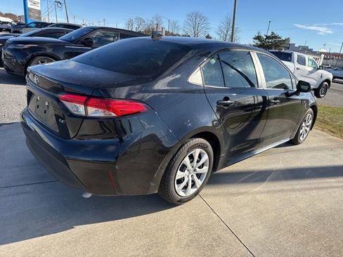 Used 2023 Toyota Corolla LE image 12