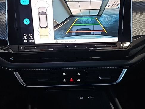 New 2026 Volkswagen Atlas Cross Sport SEL image 32