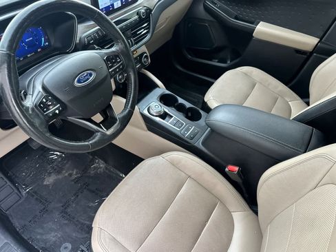 Used 2020 Ford Escape Titanium AWD/4WD image 11