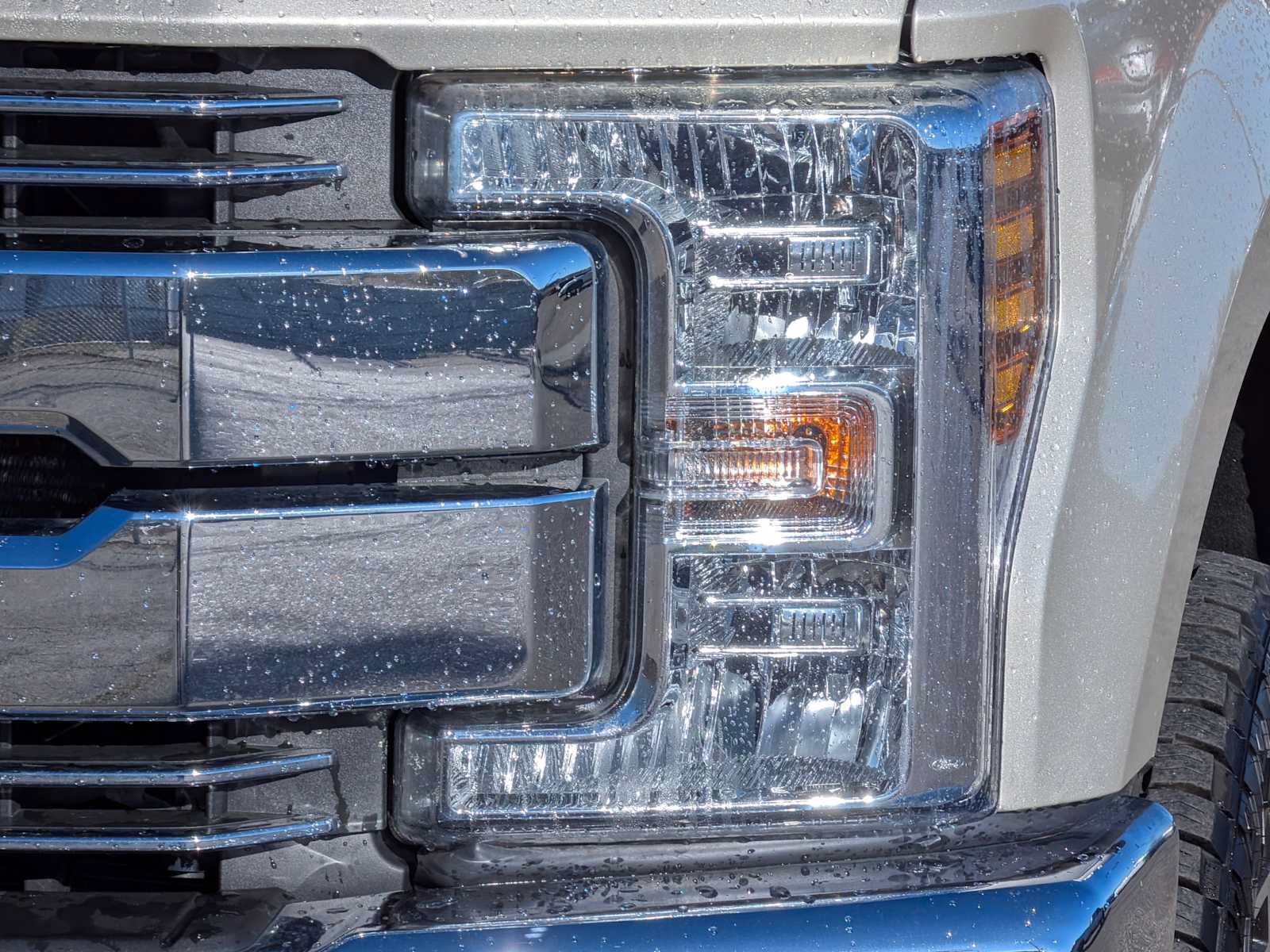 Used 2018 Ford F350 Lariat w/ Lariat Ultimate Package AWD/4WD image 9