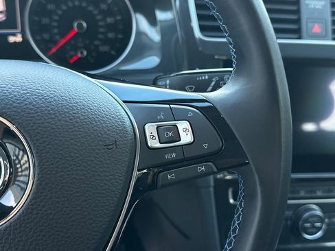 Used 2019 Volkswagen e-Golf SE w/ Driver Assistance Package image 23