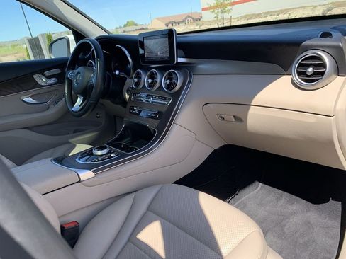 Used 2019 Mercedes-Benz GLC 300 4MATIC image 33