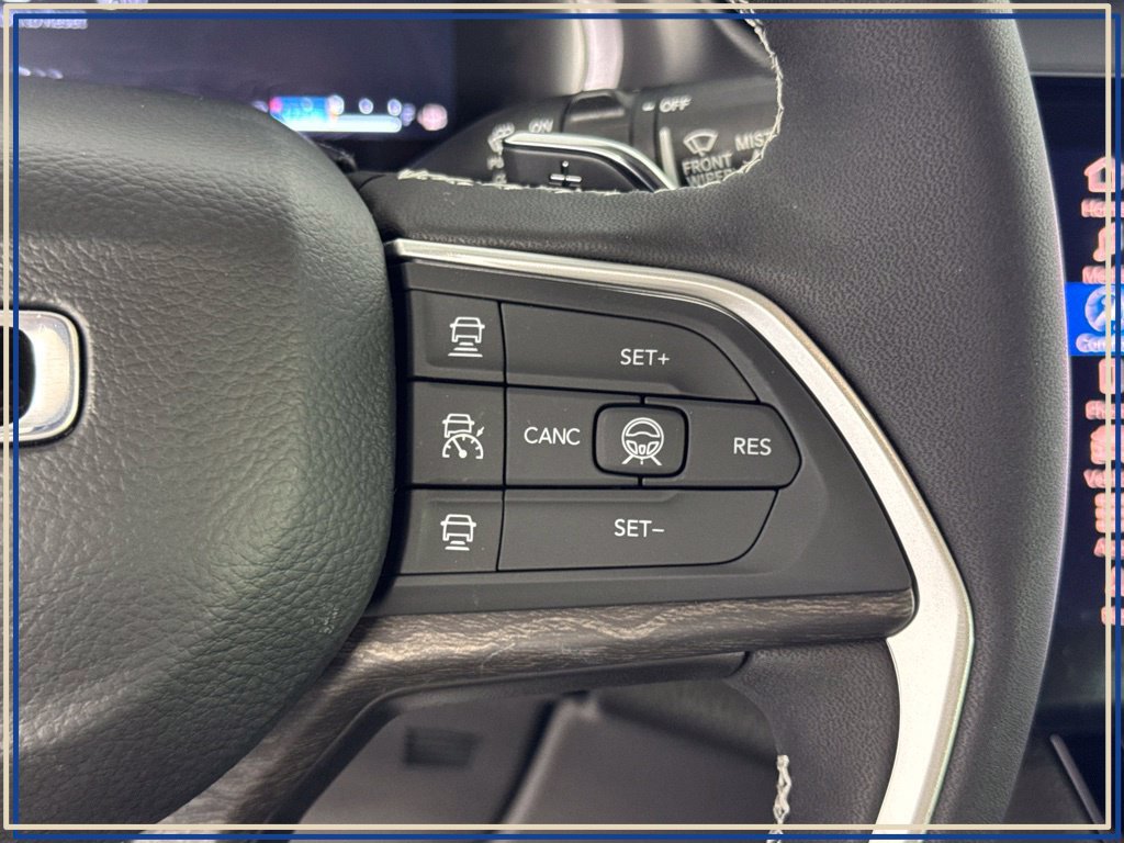 Used 2026 Jeep Grand Cherokee Limited AWD/4WD image 18