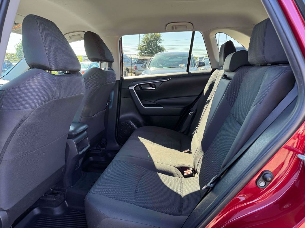 Used 2019 Toyota RAV4 LE w/ All Weather Liner Package AWD/4WD image 14