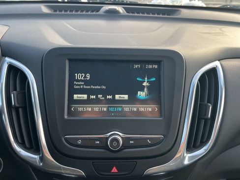 Used 2018 Chevrolet Equinox LT image 18