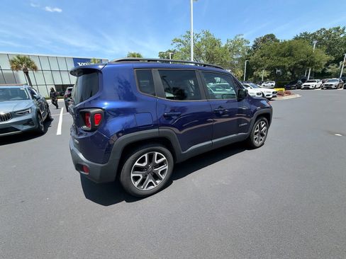 Used 2018 Jeep Renegade Latitude FWD image 18
