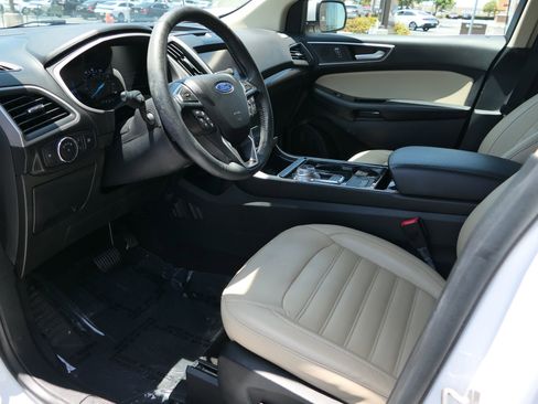 Used 2020 Ford Edge SEL AWD/4WD image 12