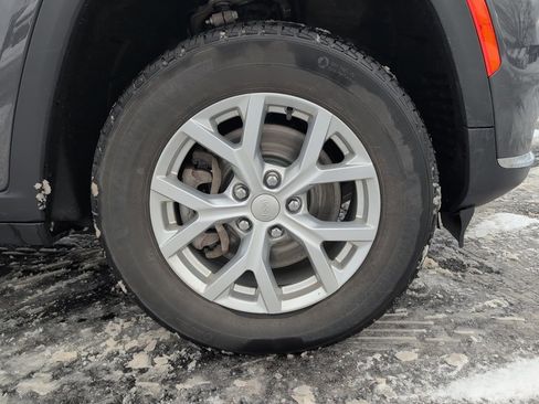 Used 2023 Jeep Grand Cherokee L Limited image 12