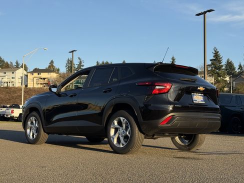New 2026 Chevrolet Trax LS w/ LS Convenience Package image 39