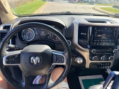 Used 2019 RAM 1500 Laramie image 10