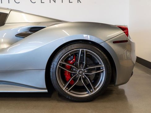 Used 2017 Ferrari 488 Spider image 32