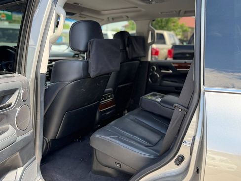 Used 2017 Lexus LX 570 4WD w/ Luxury Package image 46