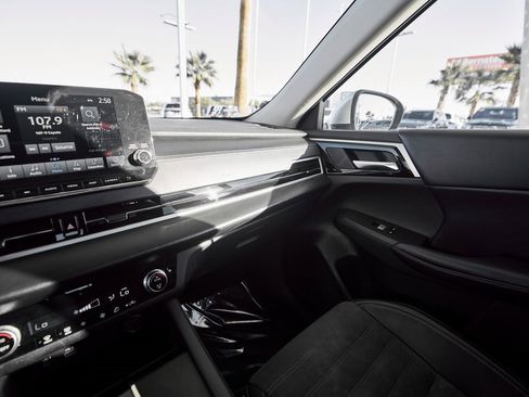 Used 2023 Mitsubishi Outlander SE image 49