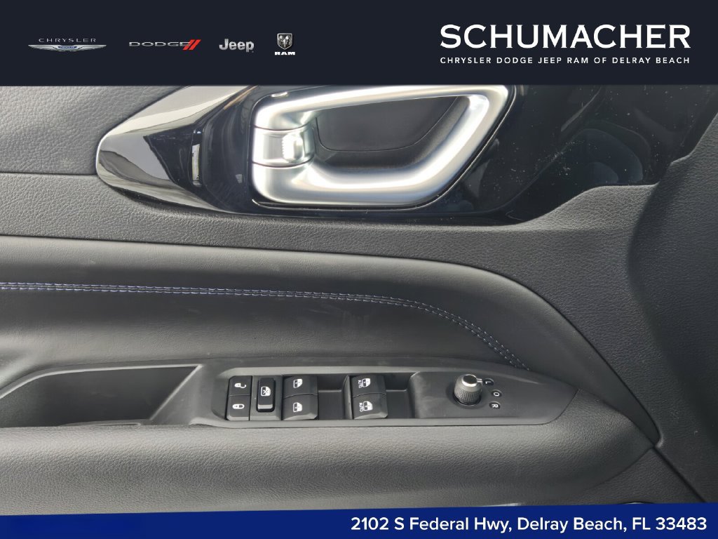 New 2026 Jeep Compass Latitude w/ Sun and Sound Group AWD/4WD image 26