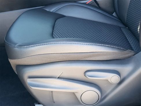 New 2026 Jeep Compass Latitude image 17