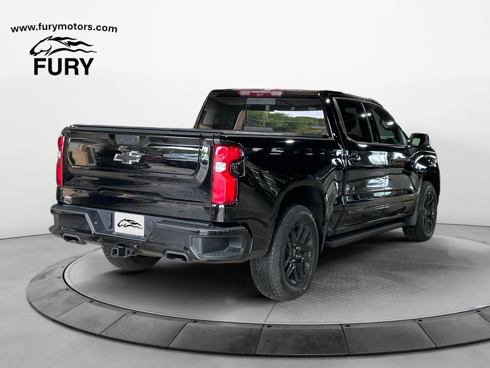 Used 2025 Chevrolet Silverado 1500 High Country w/ Midnight Edition AWD/4WD image 4