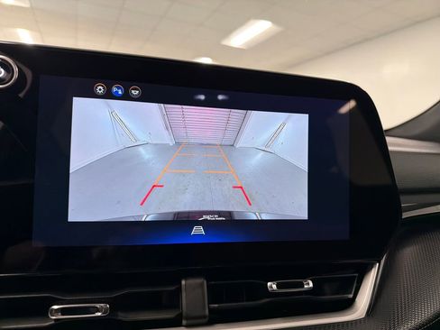 Used 2025 Chevrolet Equinox LT FWD image 16